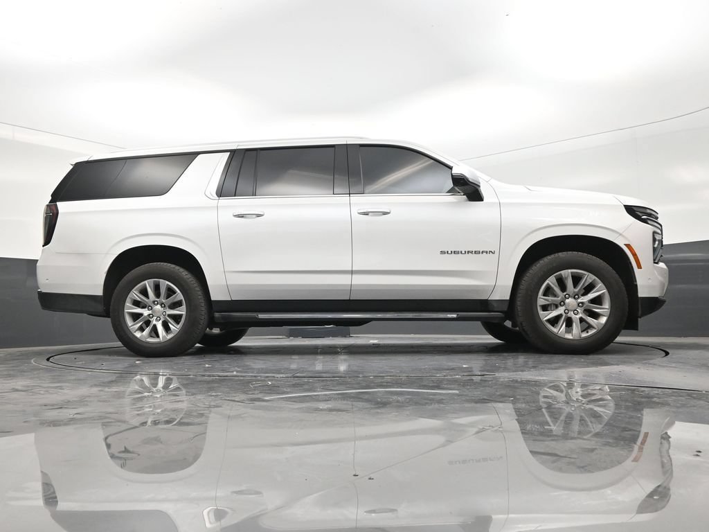 Used 2025 Chevrolet Suburban Premier RWD image 24