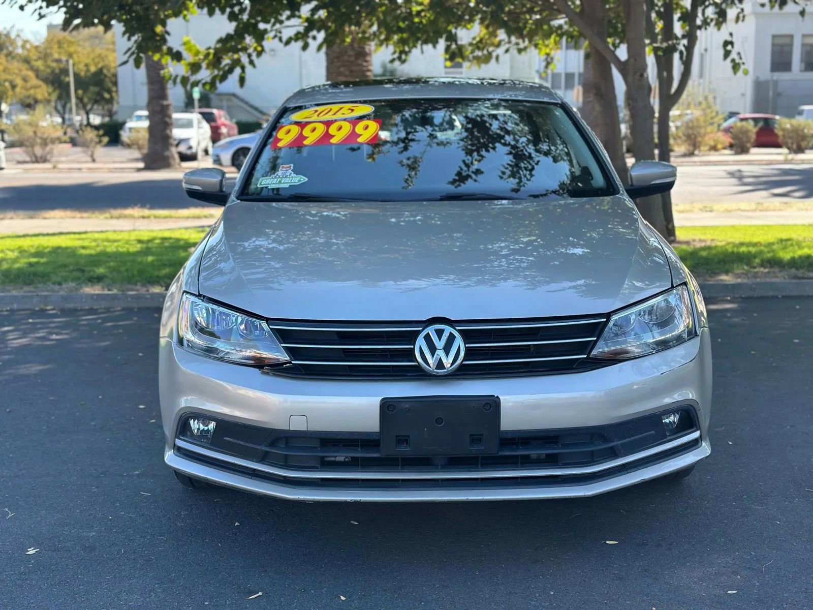Used 2015 Volkswagen Jetta SEL FWD image 2