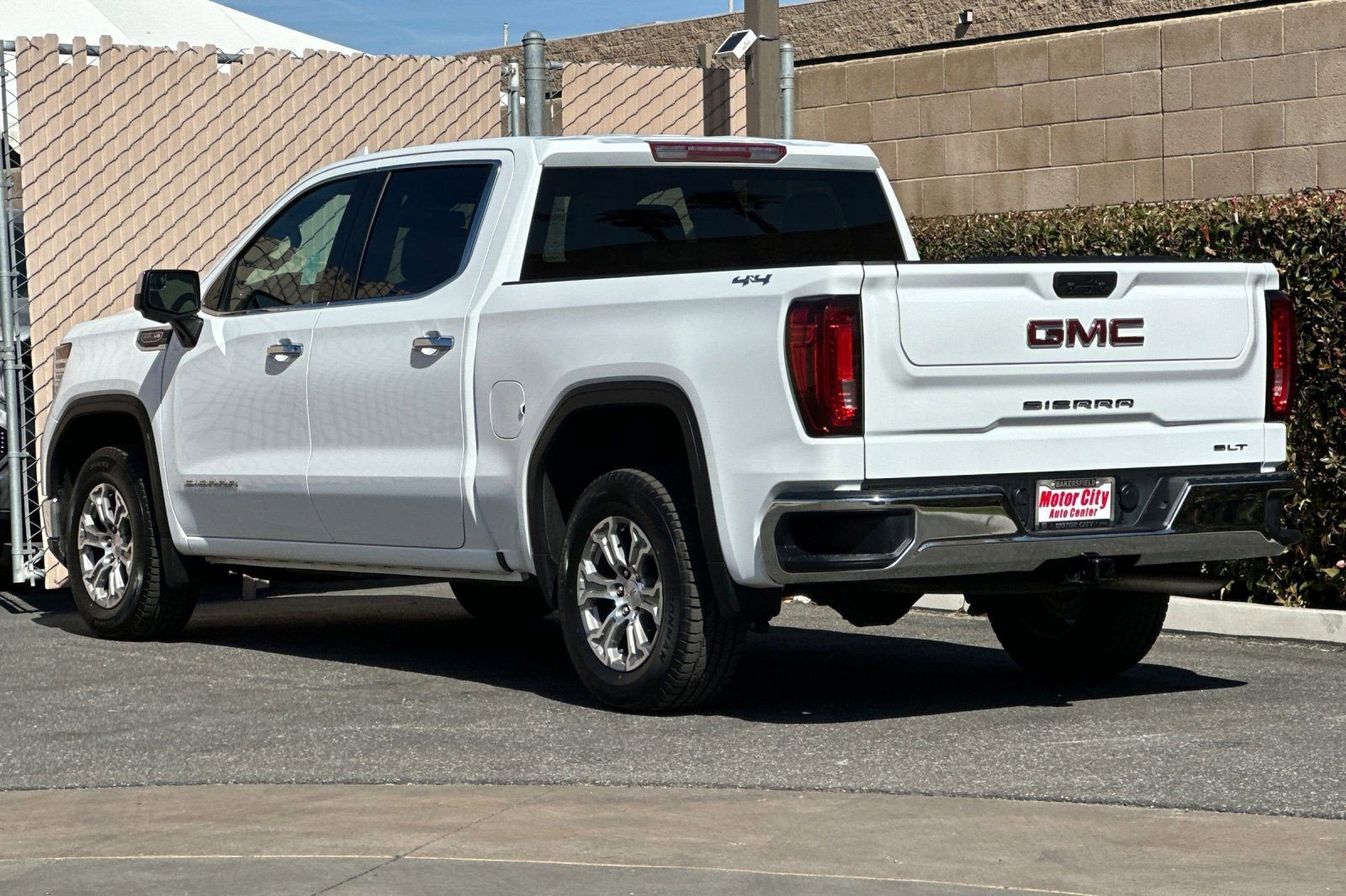 Certified 2025 GMC Sierra 1500 SLT AWD/4WD image 5