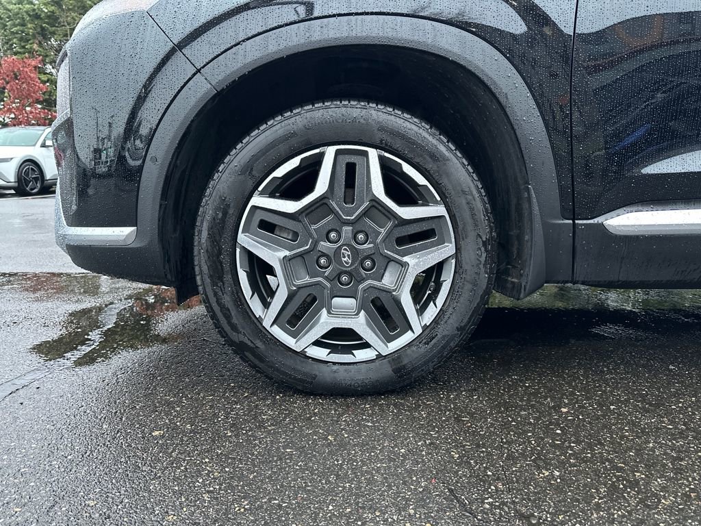 Used 2023 Hyundai Santa Fe Limited w/ Cargo Package image 17