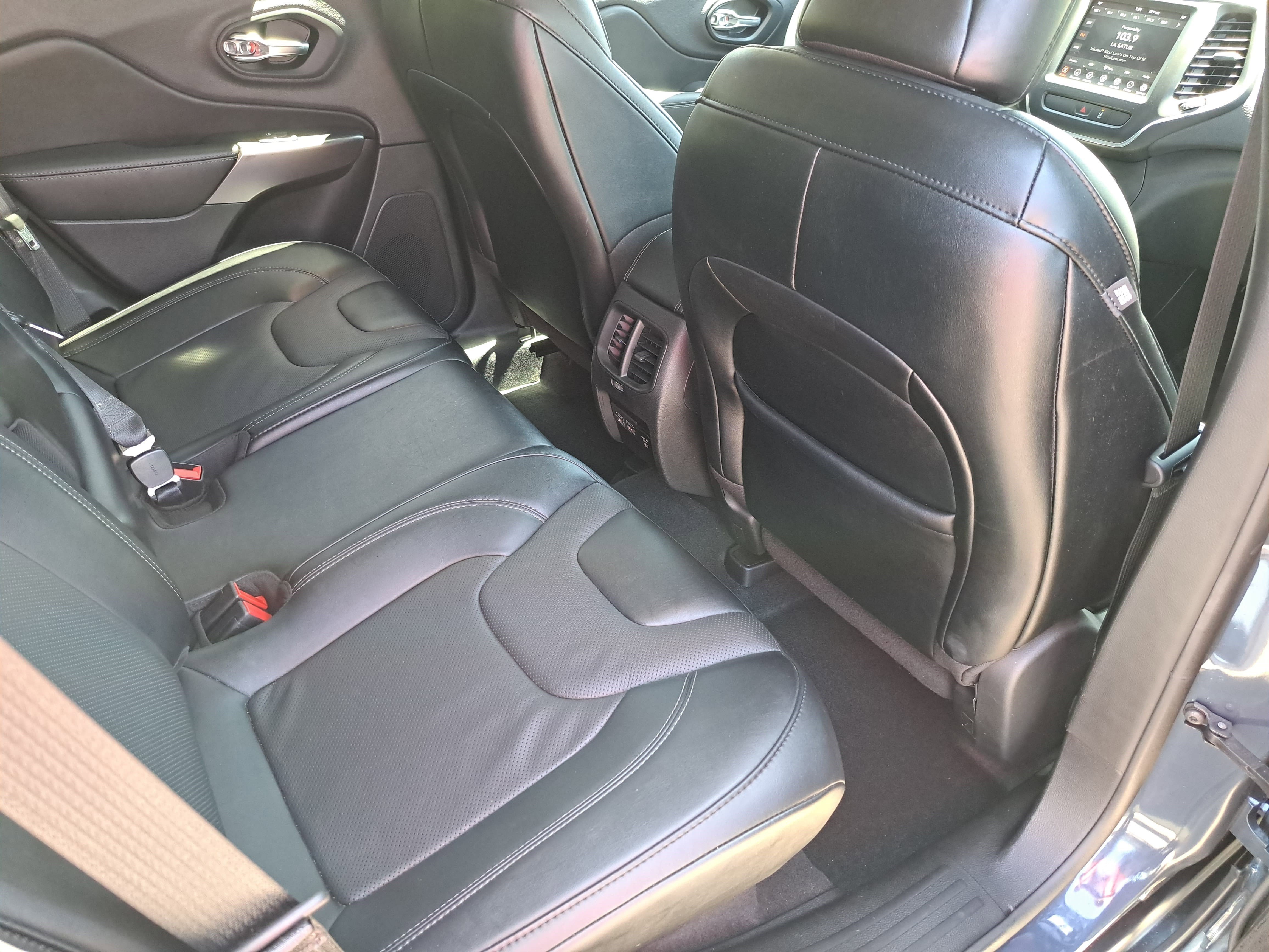 Used 2022 Jeep Cherokee Latitude Lux w/ Sun & Sound Group FWD image 11