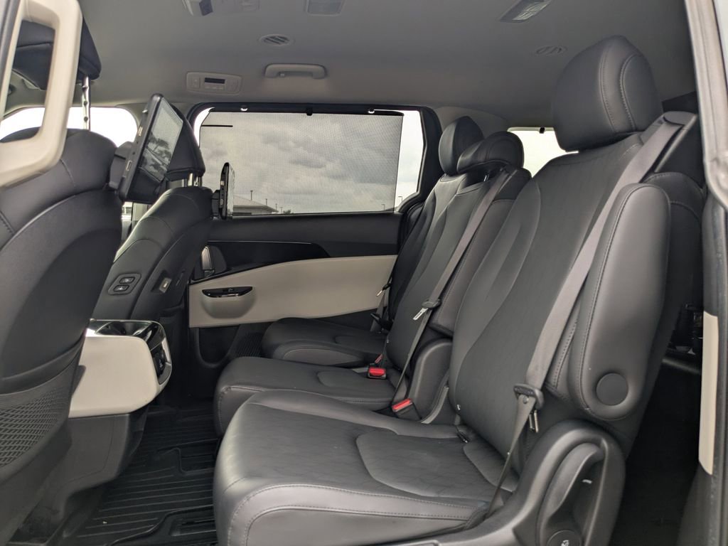 Used 2022 Kia Carnival SX FWD image 18
