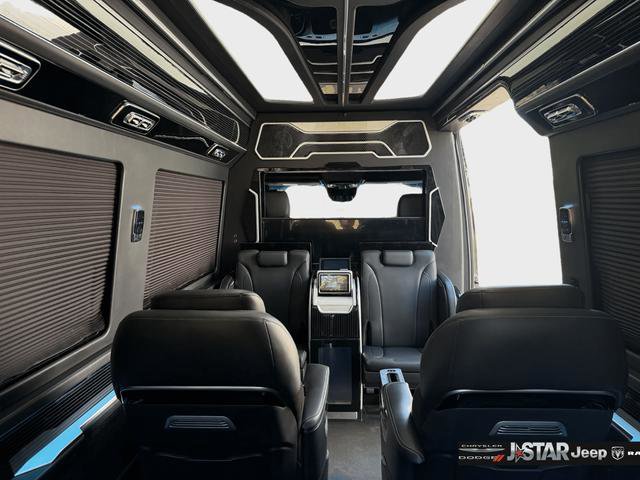 Used 2024 Mercedes-Benz Sprinter 2500 image 15