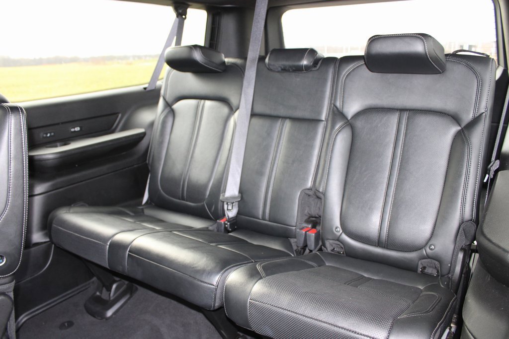 Used 2024 Jeep Wagoneer L Series II image 35