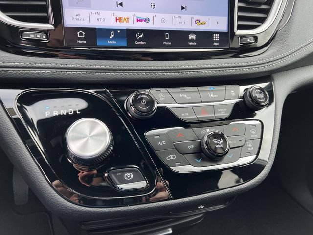 New 2026 Chrysler Pacifica Select w/ S Appearance Package AWD/4WD image 21