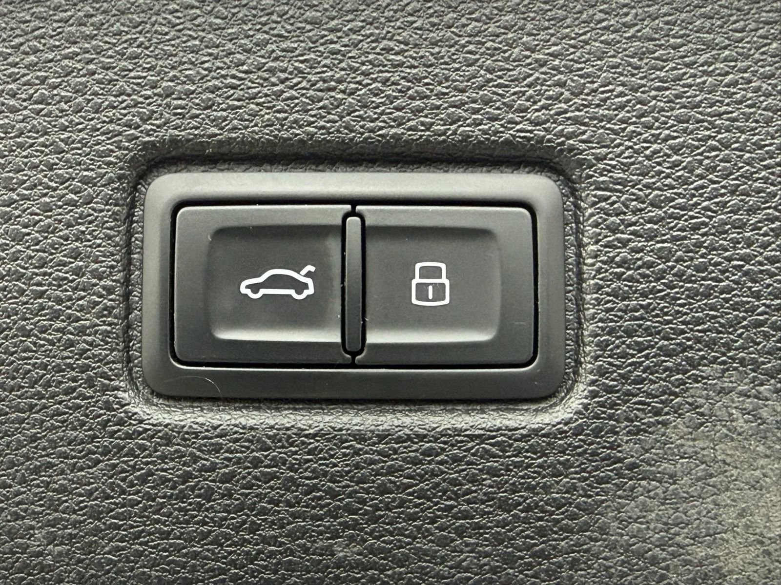 Used 2018 Audi Q7 3.0T Prestige w/ Prestige Package image 16