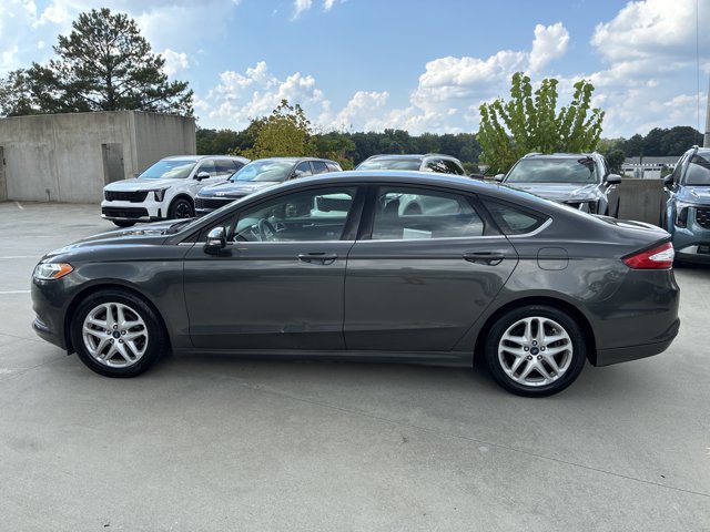 Used 2016 Ford Fusion SE FWD image 9