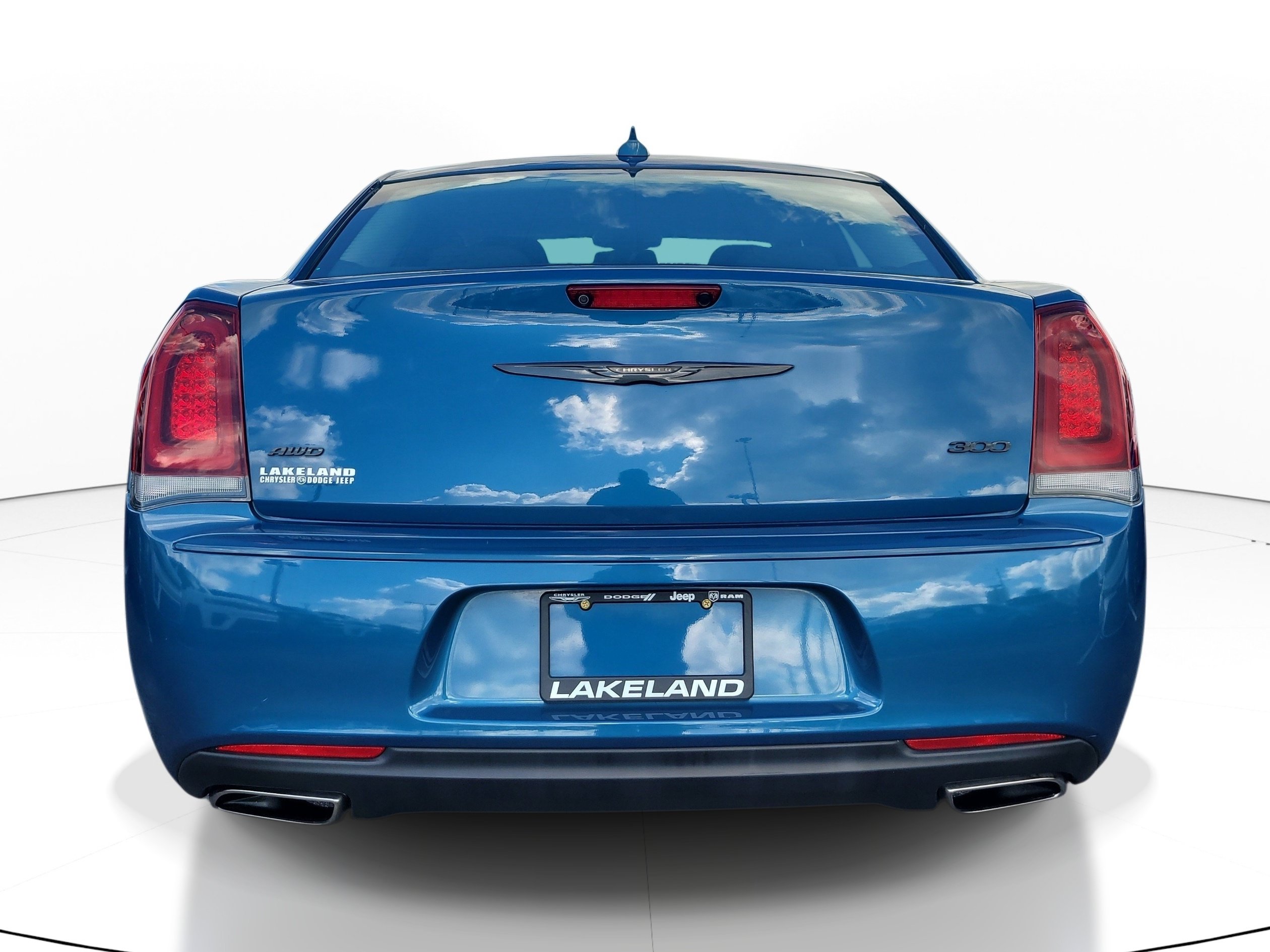 Used 2022 Chrysler 300 Touring w/ Sport Appearance Package AWD/4WD image 5