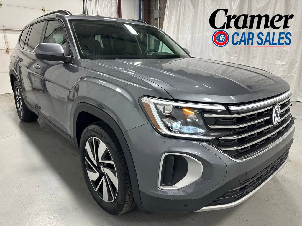 Used 2025 Volkswagen Atlas SE AWD/4WD image 1