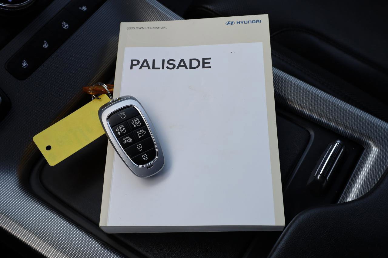 Used 2025 Hyundai Palisade Calligraphy AWD/4WD image 12