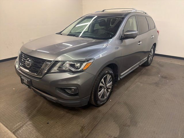 Used 2019 Nissan Pathfinder Platinum image 3