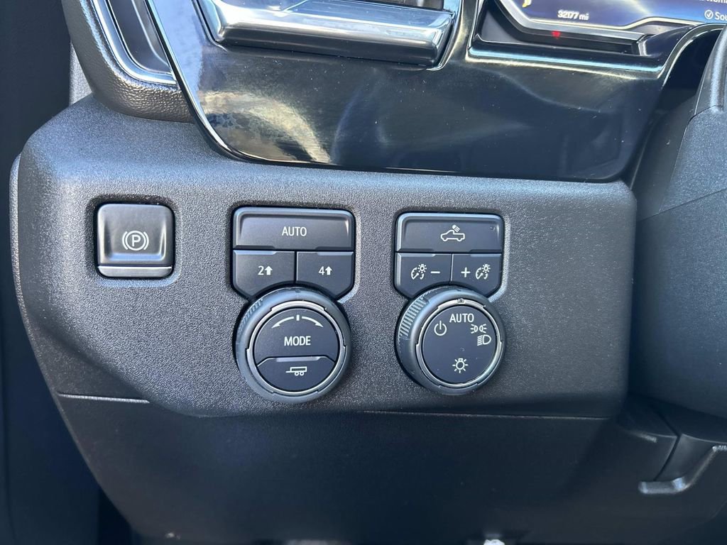 Used 2025 Chevrolet Silverado 1500 LT image 22