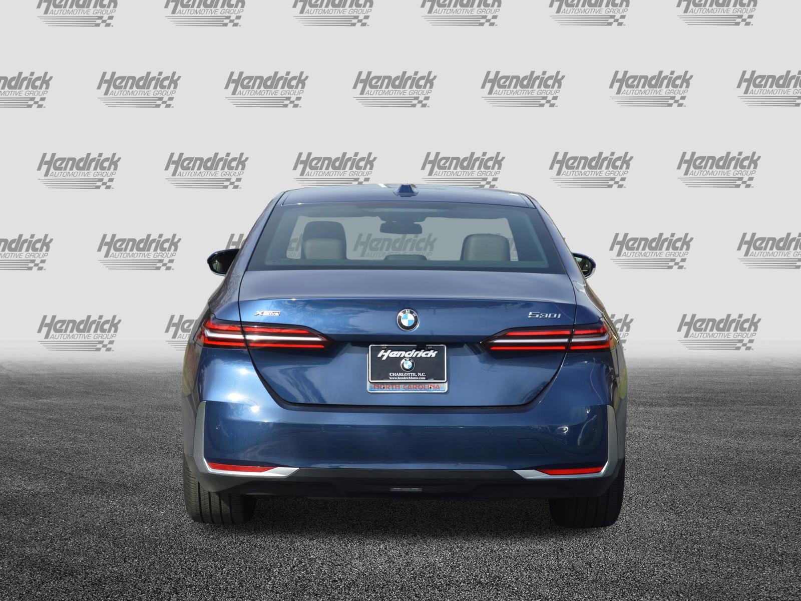 Used 2025 BMW 530i xDrive w/ Premium Package image 10