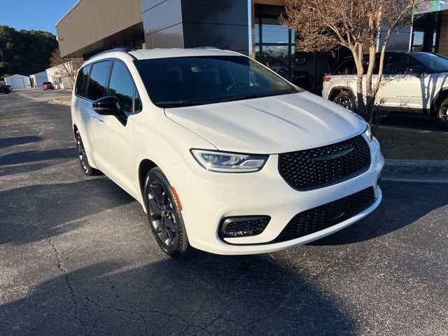 New 2026 Chrysler Pacifica Select w/ S Appearance Package image 1