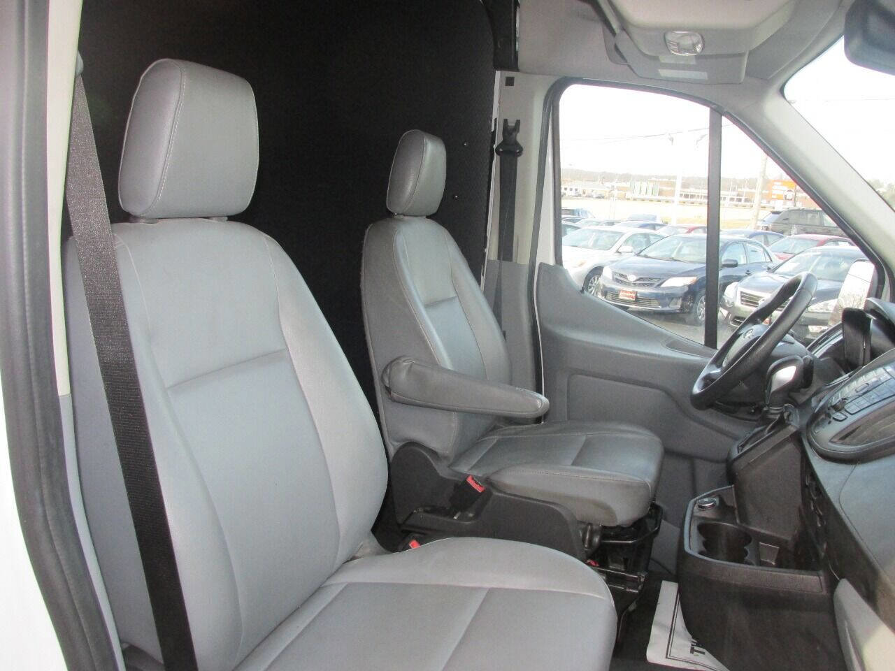 Used 2018 Ford Transit 250 148 Medium Roof image 17