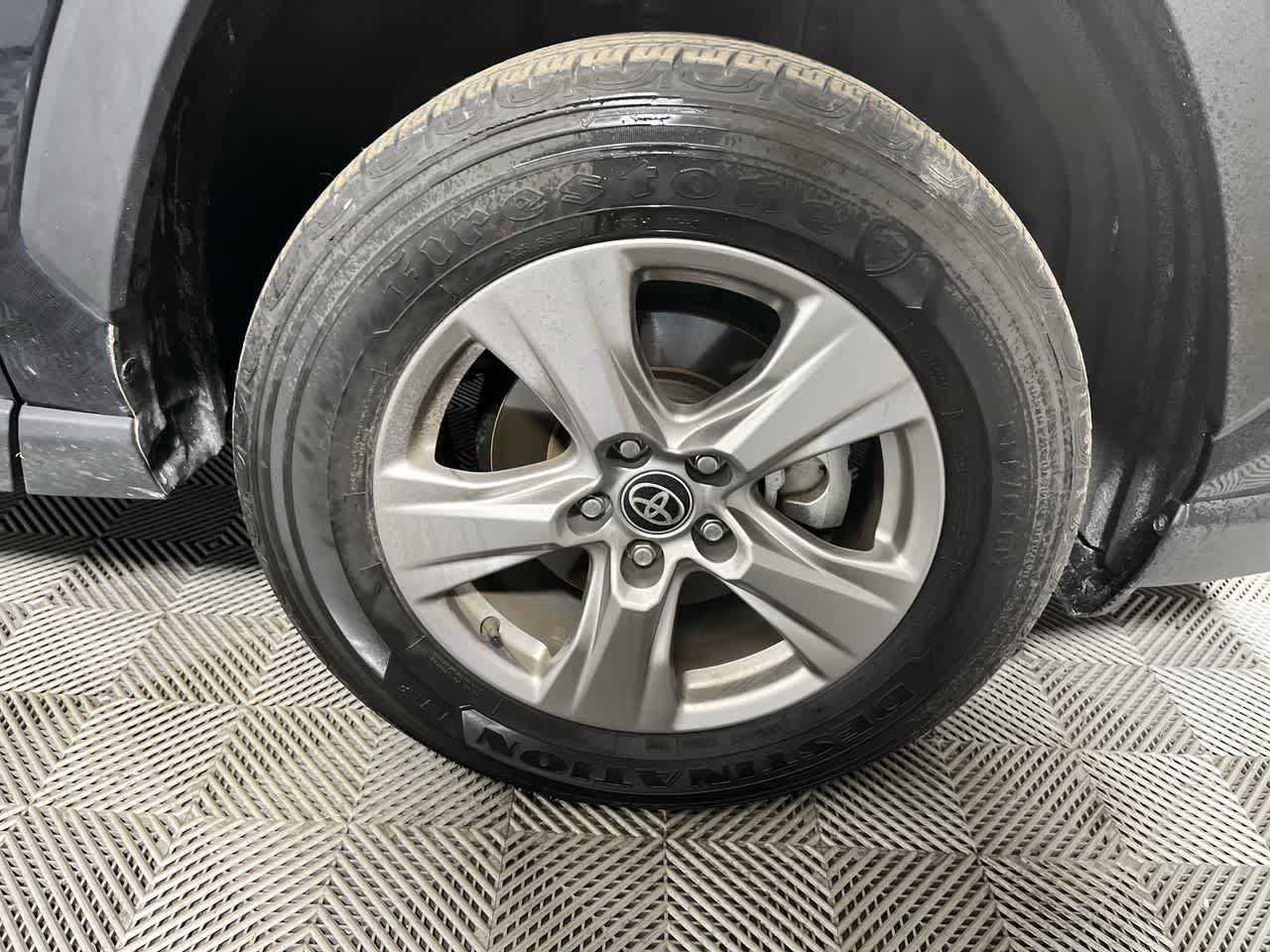 Used 2025 Toyota RAV4 XLE FWD image 10