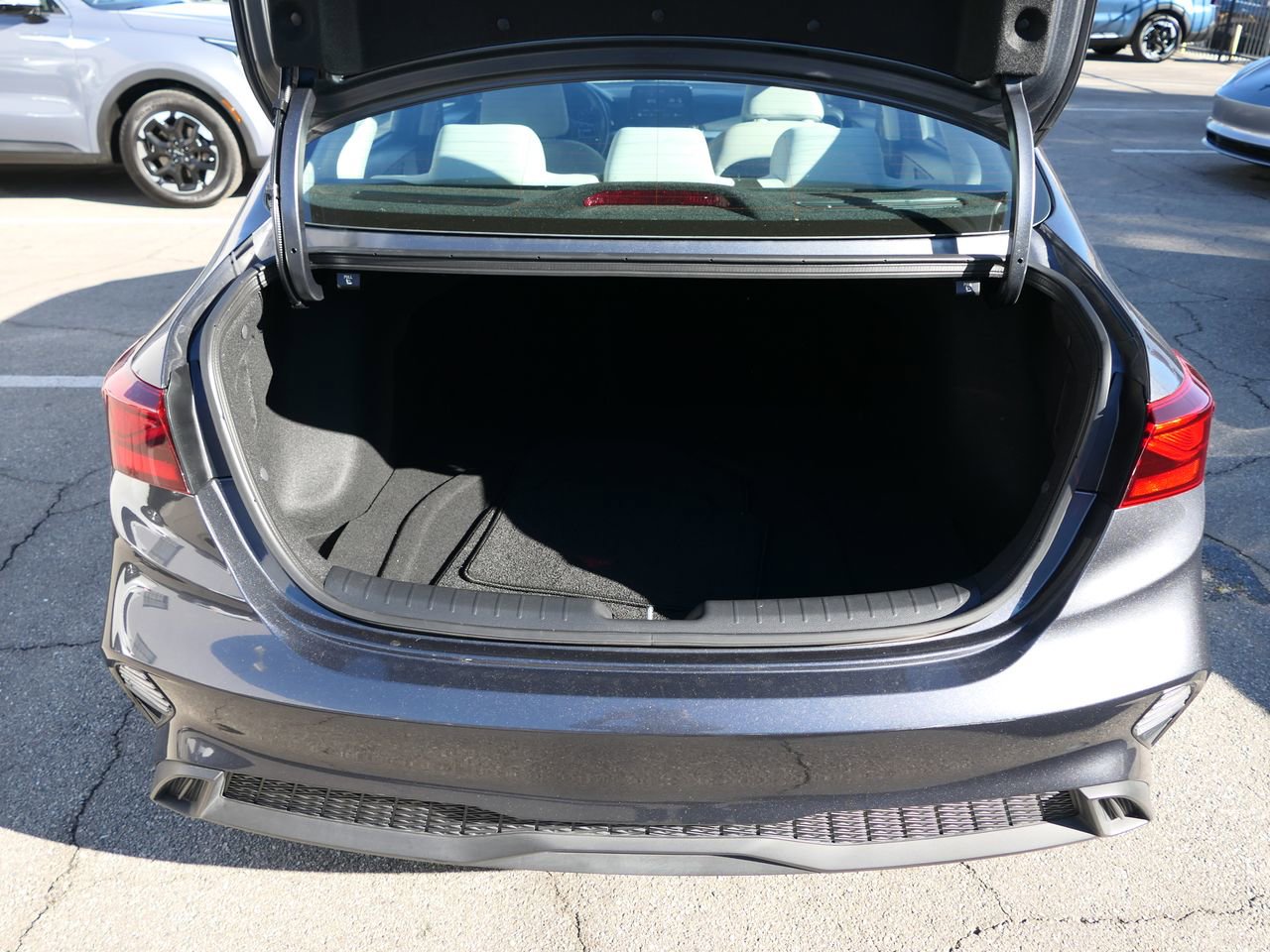 Used 2023 Kia Forte LXS w/ LXS Technology Package image 21