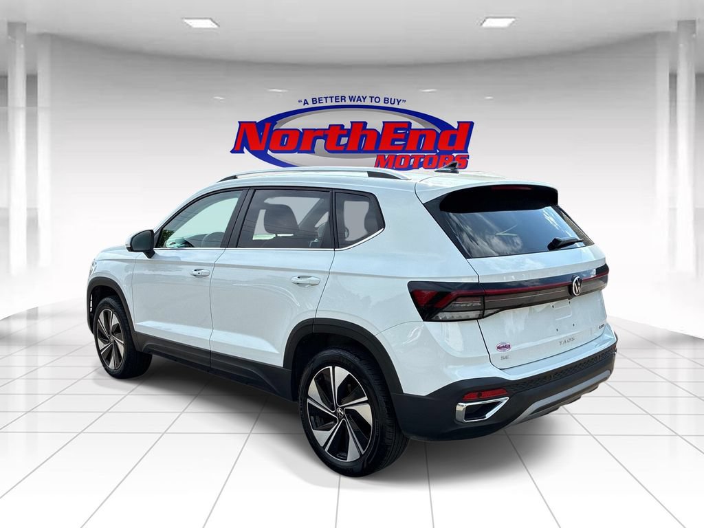 Used 2025 Volkswagen Taos SE AWD/4WD image 5