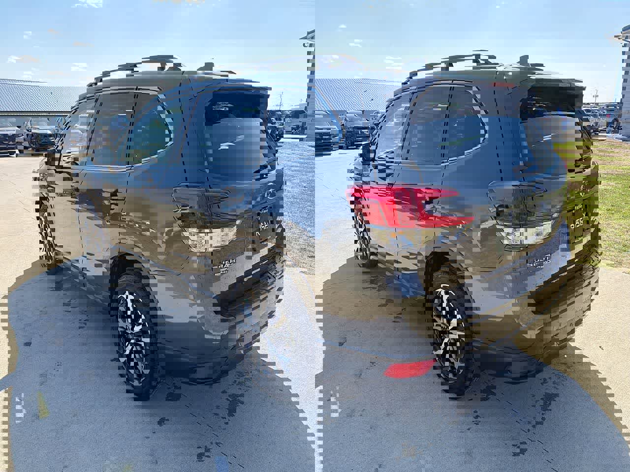 Used 2023 Subaru Forester Limited image 4