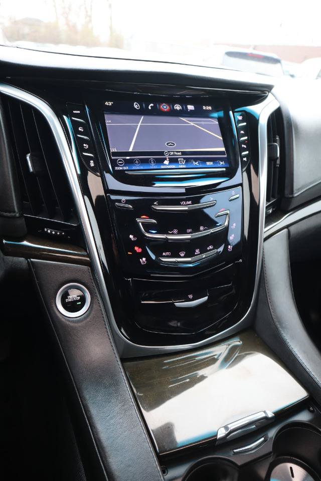 Used 2017 Cadillac Escalade Platinum AWD/4WD image 23
