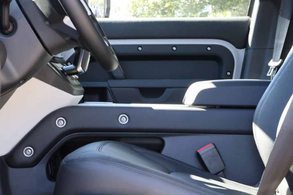 New 2026 Land Rover Defender 110 X-Dynamic SE AWD/4WD image 11