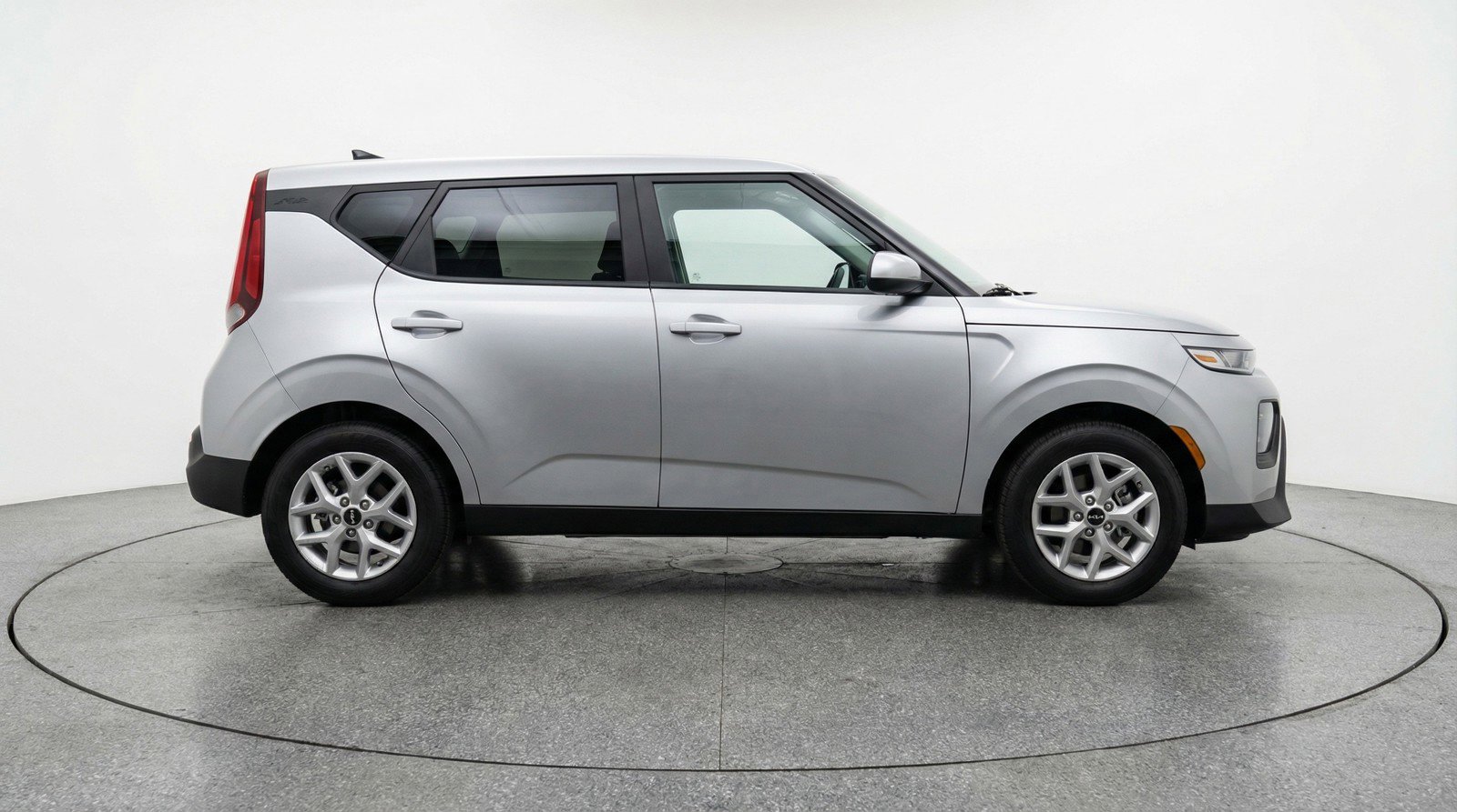 Used 2025 Kia Soul LX w/ LX Technology Package image 9