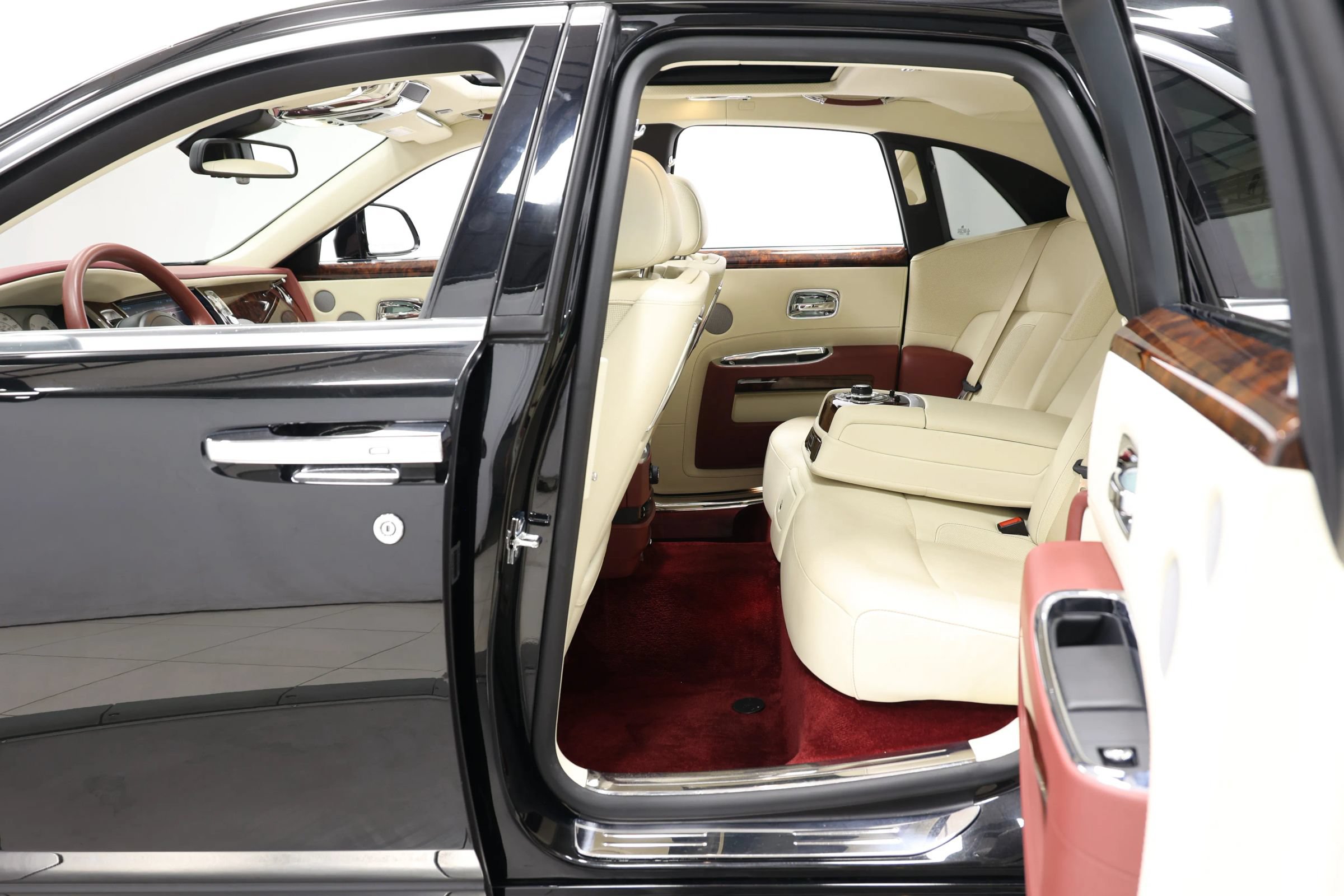 Used 2013 Rolls-Royce Ghost RWD image 58