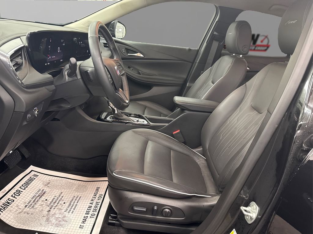 Used 2025 Buick Encore GX Avenir w/ Avenir Technology Package image 9