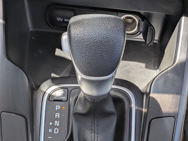 Used 2025 Kia Soul LX w/ LX Technology Package FWD image 12