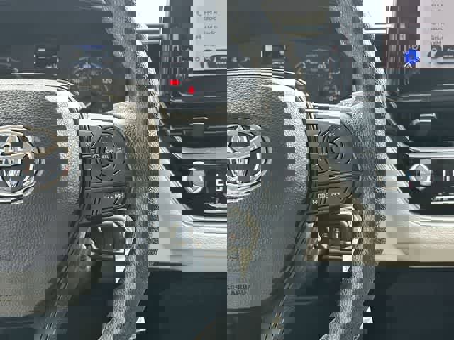 Used 2025 Toyota Corolla LE image 9