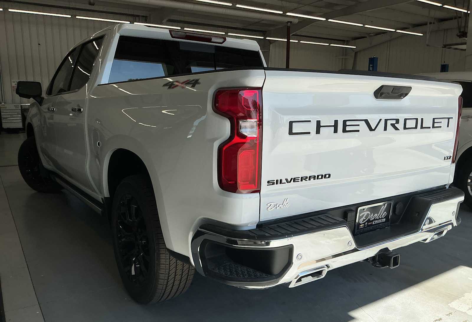 New 2026 Chevrolet Silverado 1500 LTZ w/ LTZ Premium Package AWD/4WD image 5