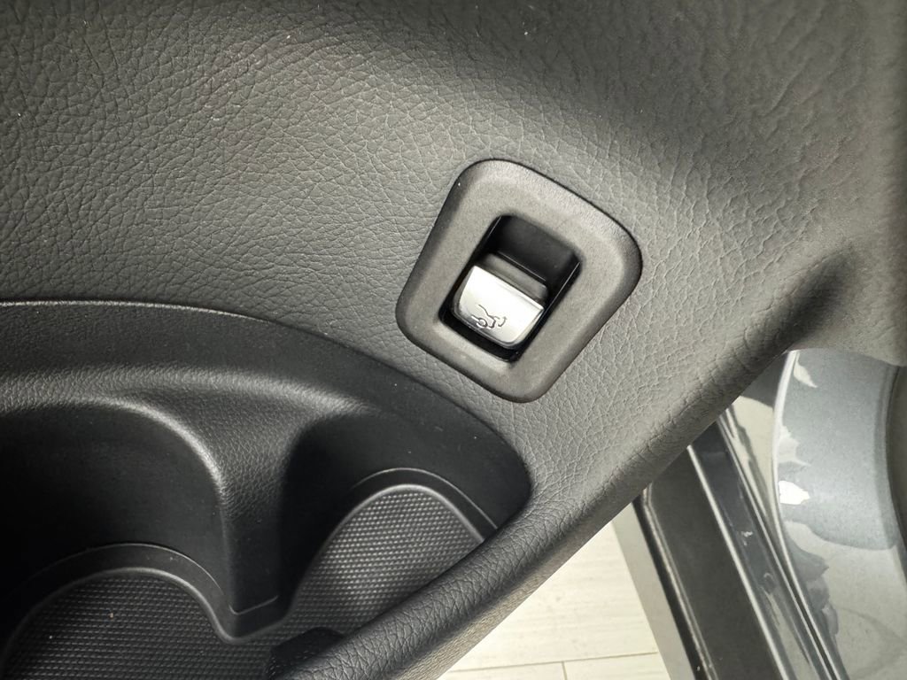 Used 2018 Mercedes-Benz GLC 300 GLC 300 image 24