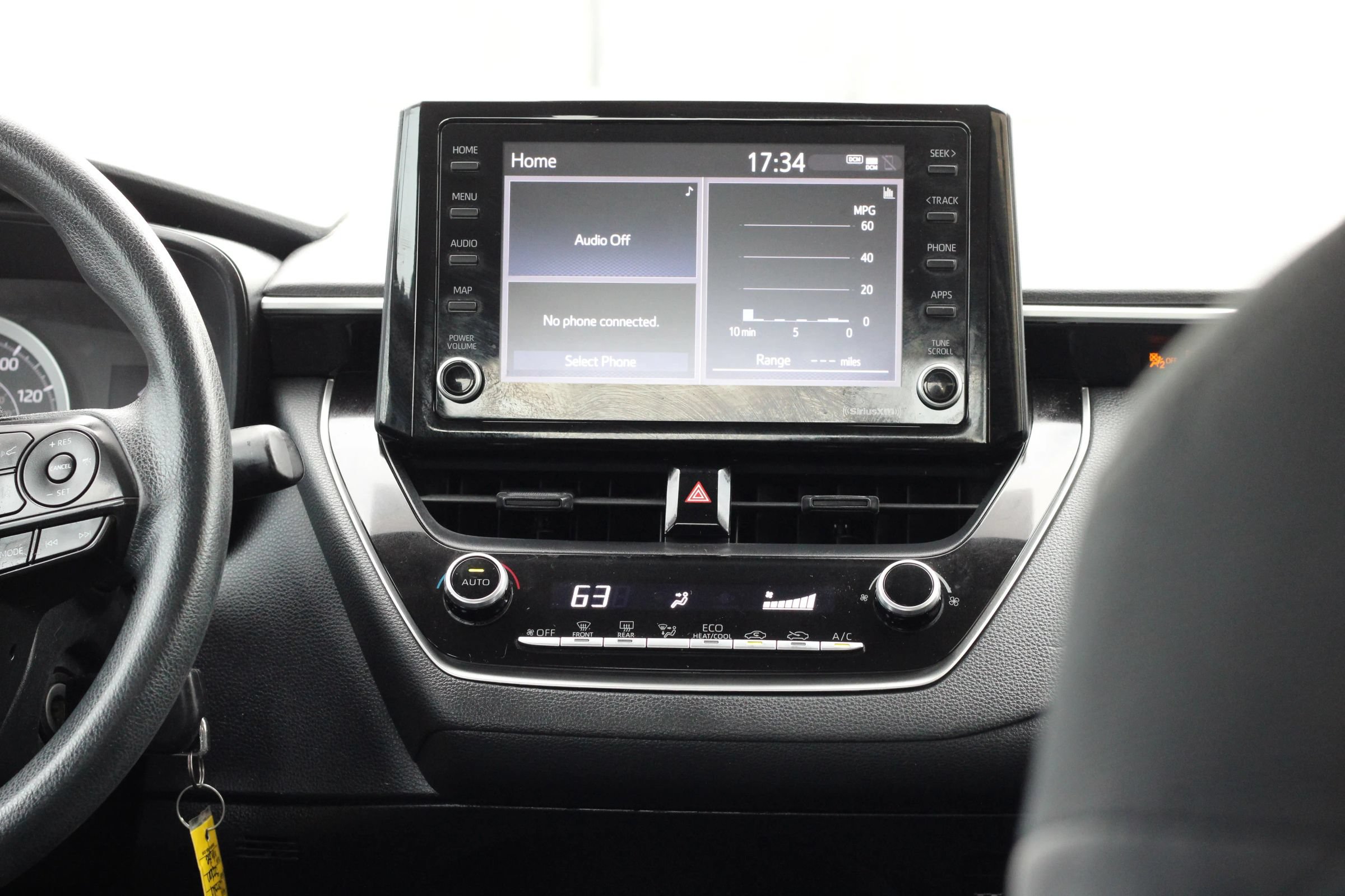 Used 2022 Toyota Corolla LE FWD image 18