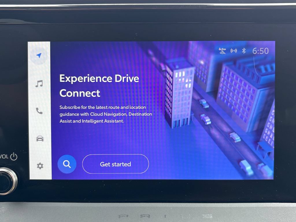 Used 2025 Toyota Prius LE FWD image 5