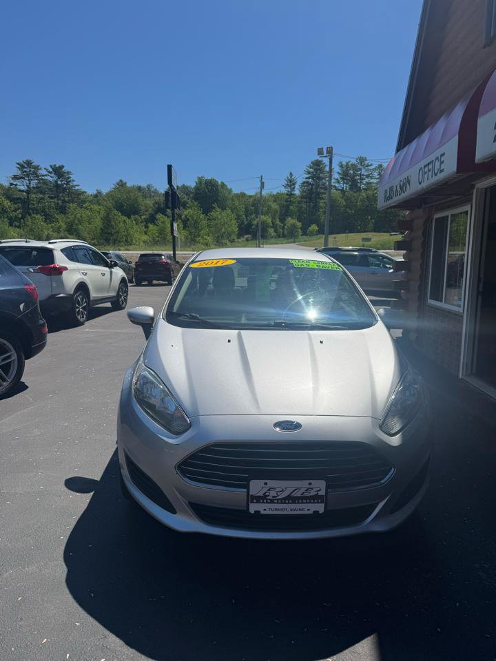 Used 2017 Ford Fiesta SE w/ Cold Weather Package FWD image 2