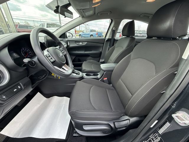 Used 2020 Kia Forte LXS FWD image 17