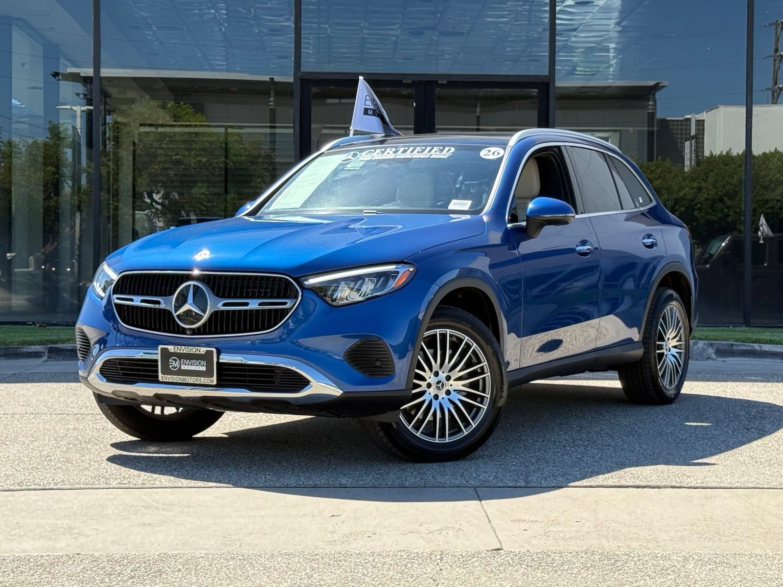 Used 2026 Mercedes-Benz GLC 300 image 2