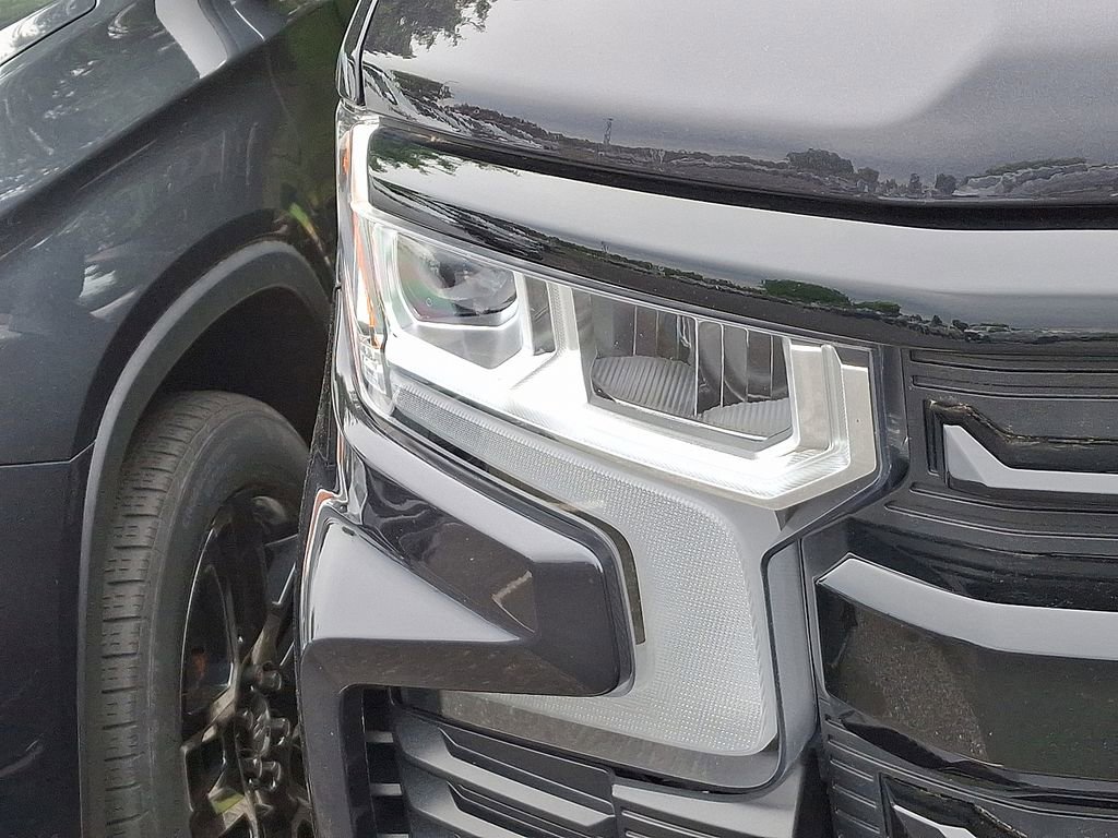 Used 2023 Chevrolet Silverado 1500 LT Trail Boss w/ LPO, Dark Essentials Package AWD/4WD image 4