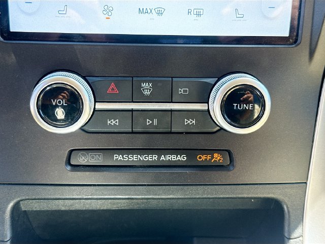 Used 2021 Ford Edge SEL AWD/4WD image 15
