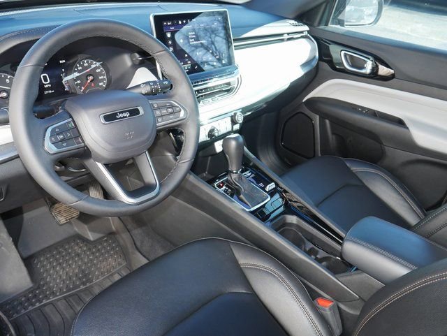 Used 2024 Jeep Compass Limited image 14