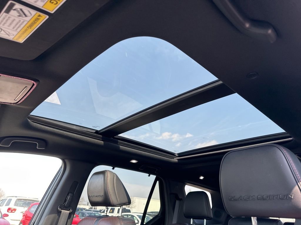 Used 2025 Honda Pilot Black Edition image 6