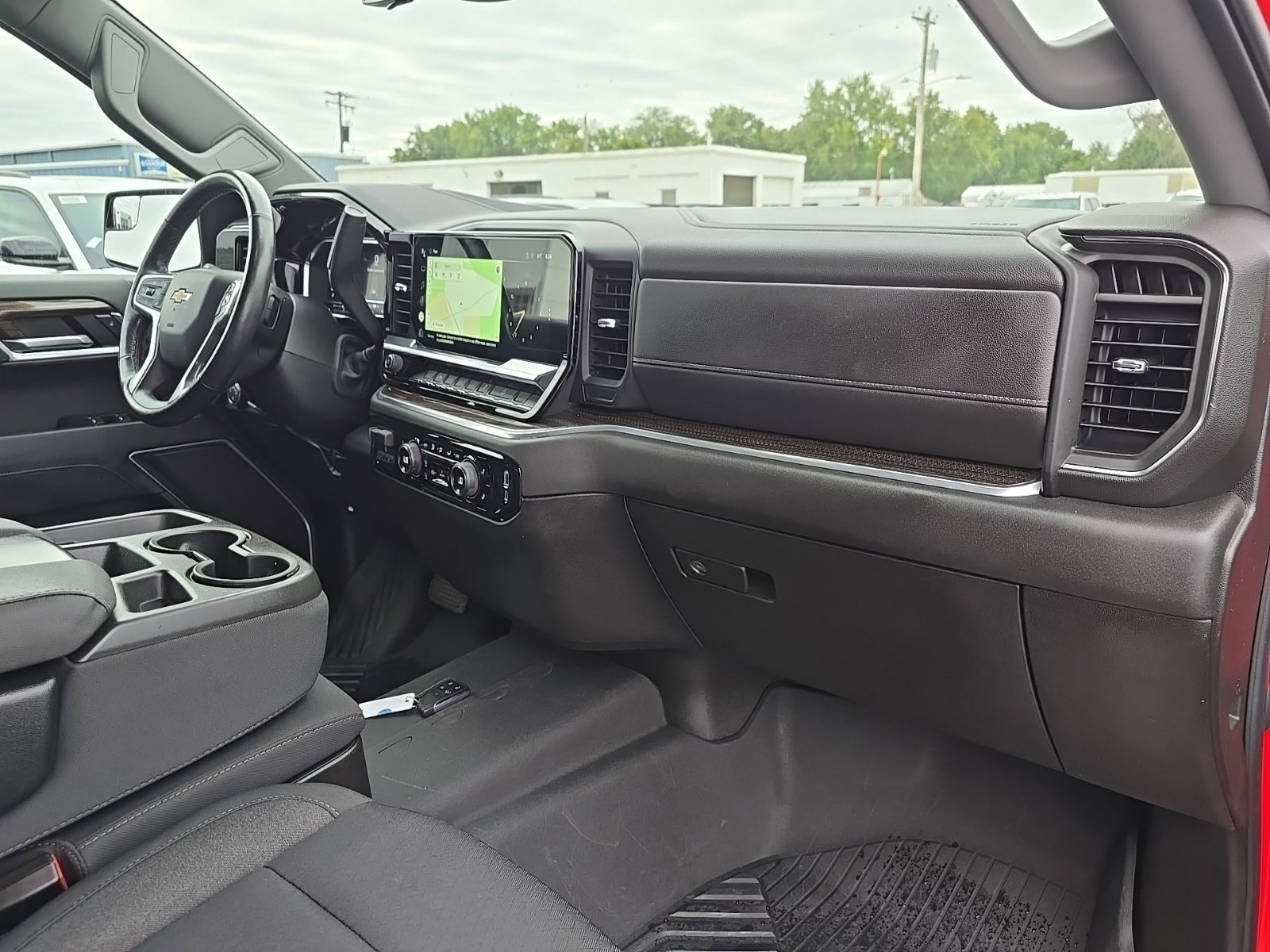 Used 2022 Chevrolet Silverado 1500 LT AWD/4WD image 46
