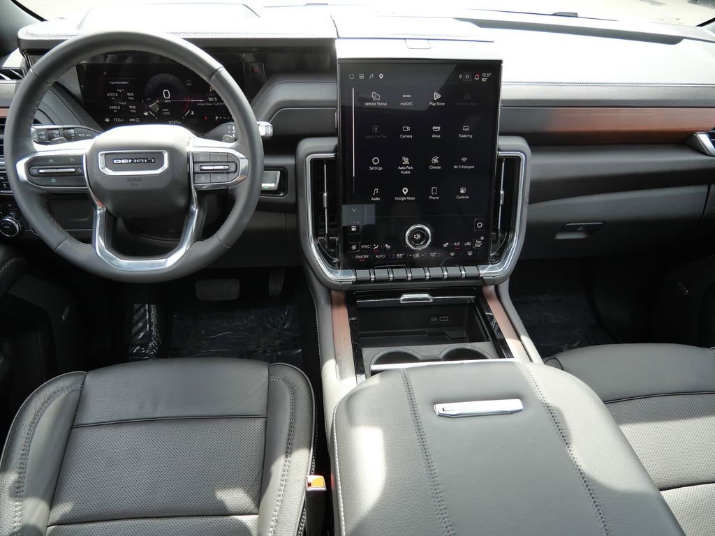 Used 2025 GMC Yukon Denali w/ Sun & Power Step Package image 35