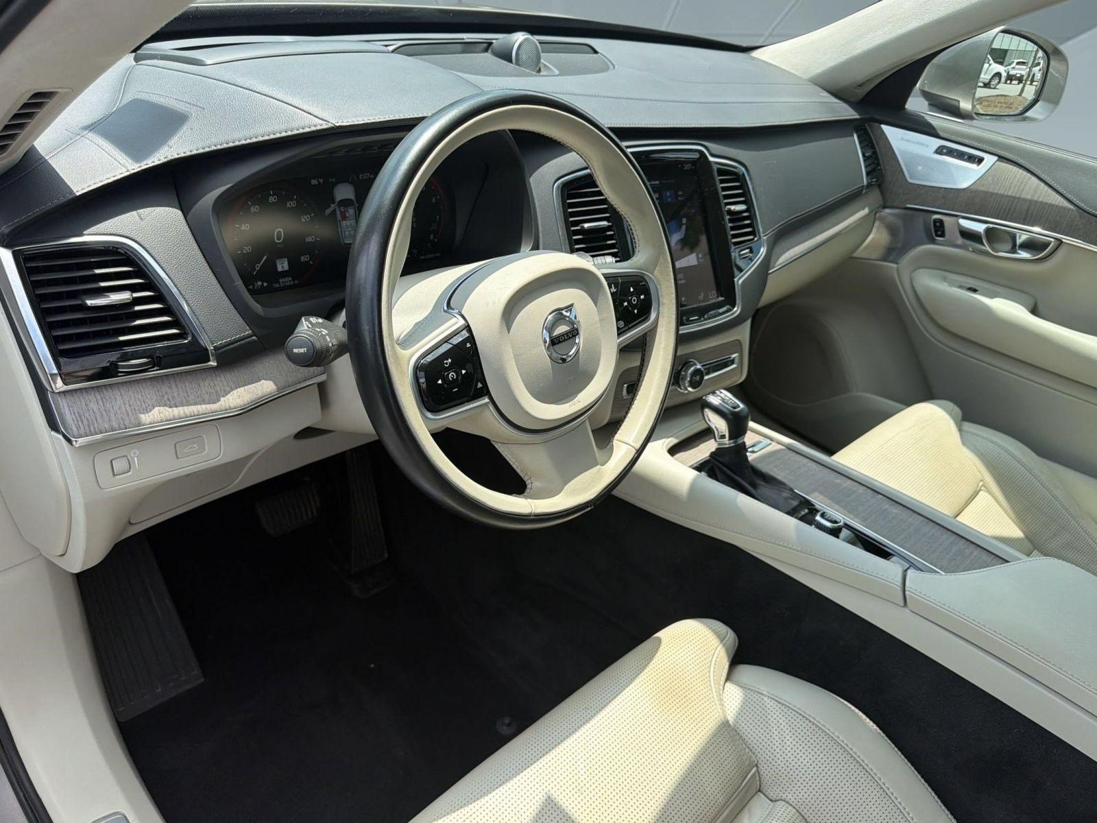 Certified 2022 Volvo XC90 T6 Inscription w/ Lounge Package AWD/4WD image 4