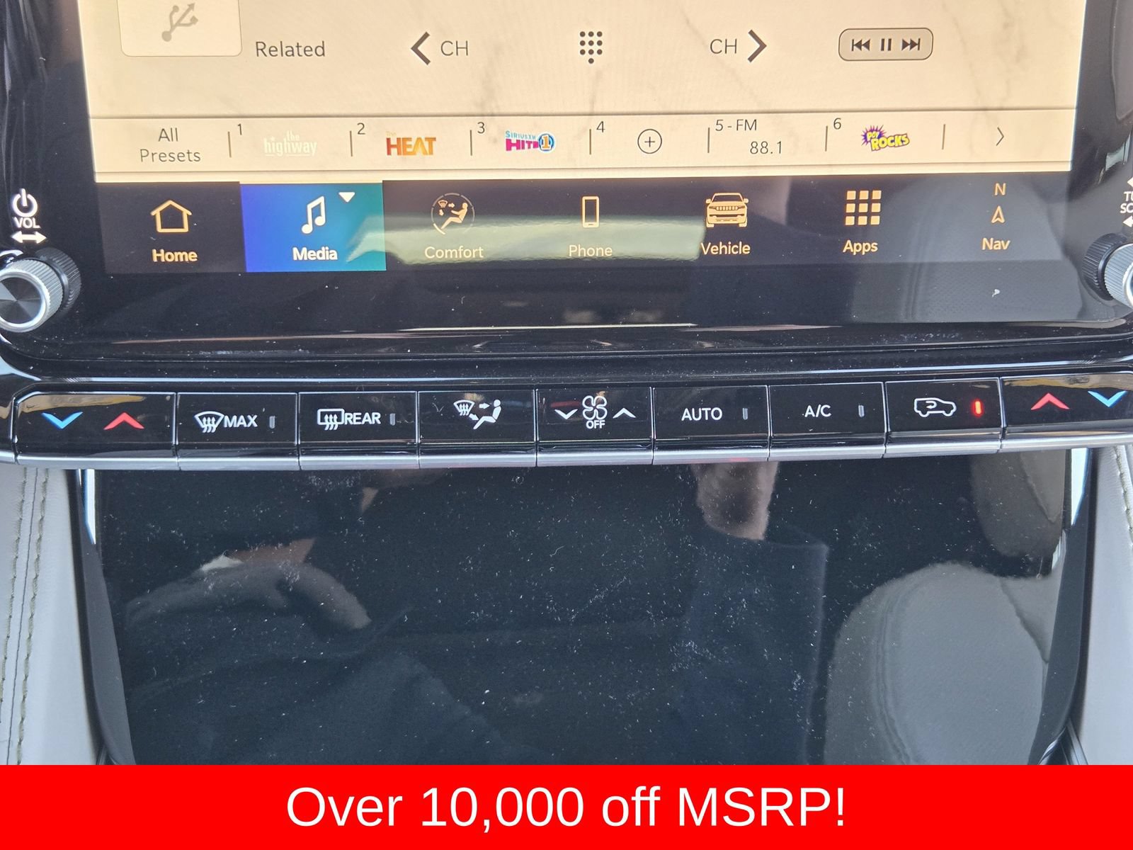 New 2025 Jeep Wagoneer L Series II AWD/4WD image 19