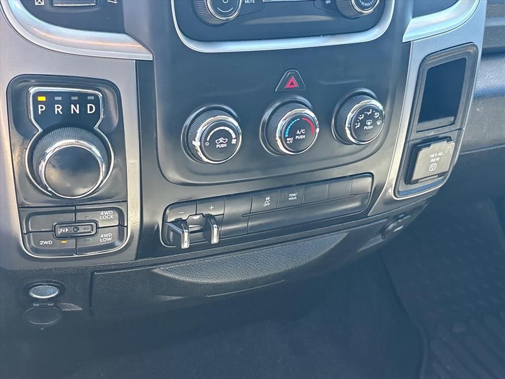 Used 2022 RAM 1500 Classic SLT w/ Protection Group AWD/4WD image 33
