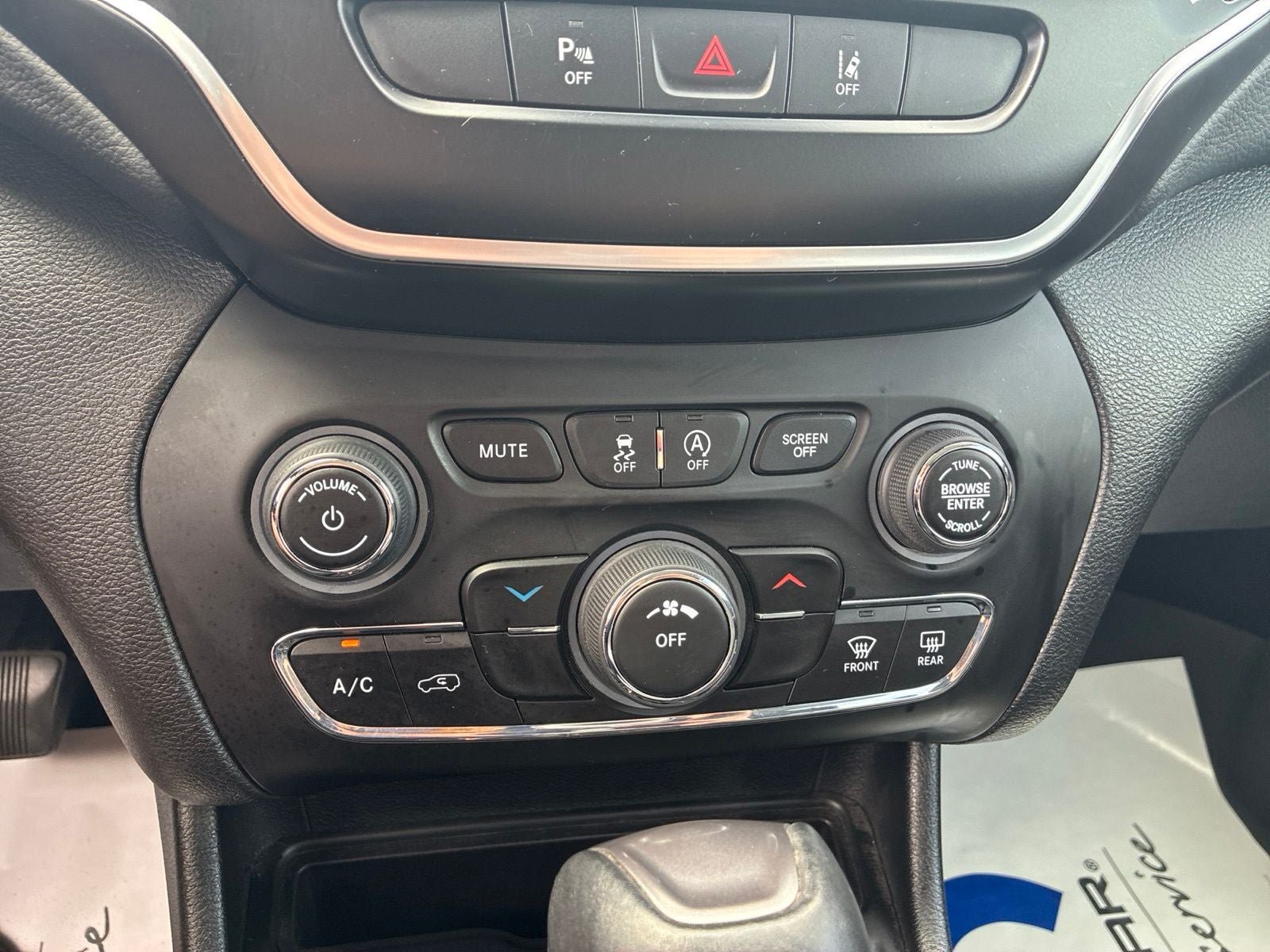 Used 2021 Jeep Cherokee Latitude Lux FWD image 21