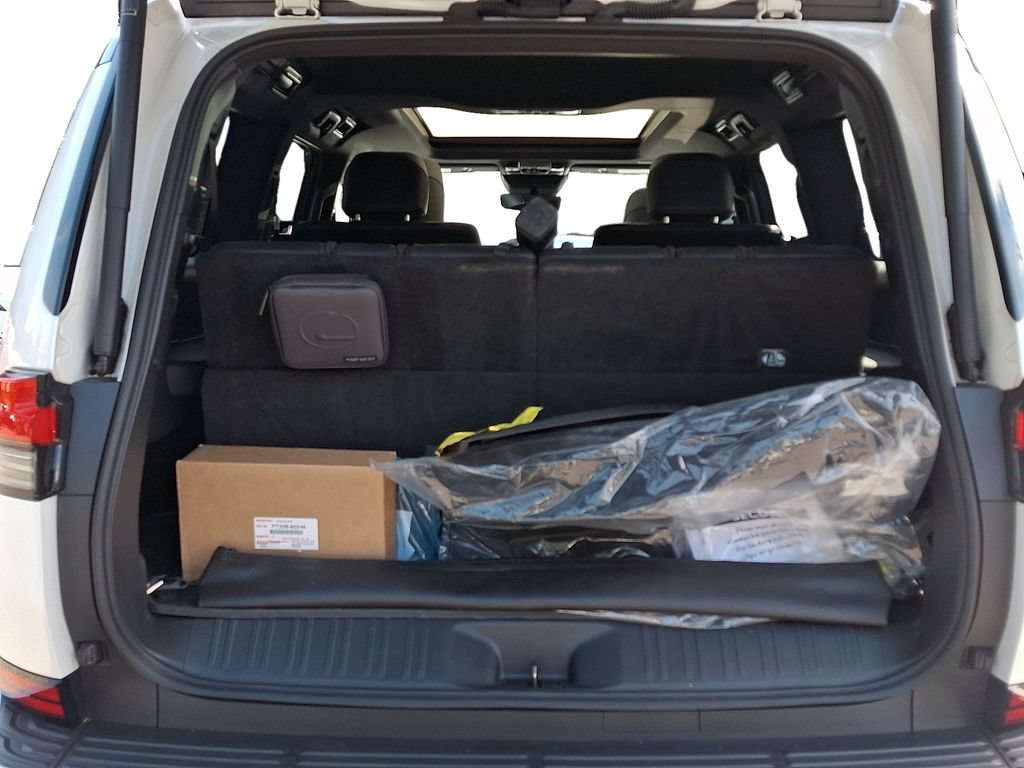 Used 2024 Lexus GX 550 w/ Accessory Package (Z1) AWD/4WD image 28