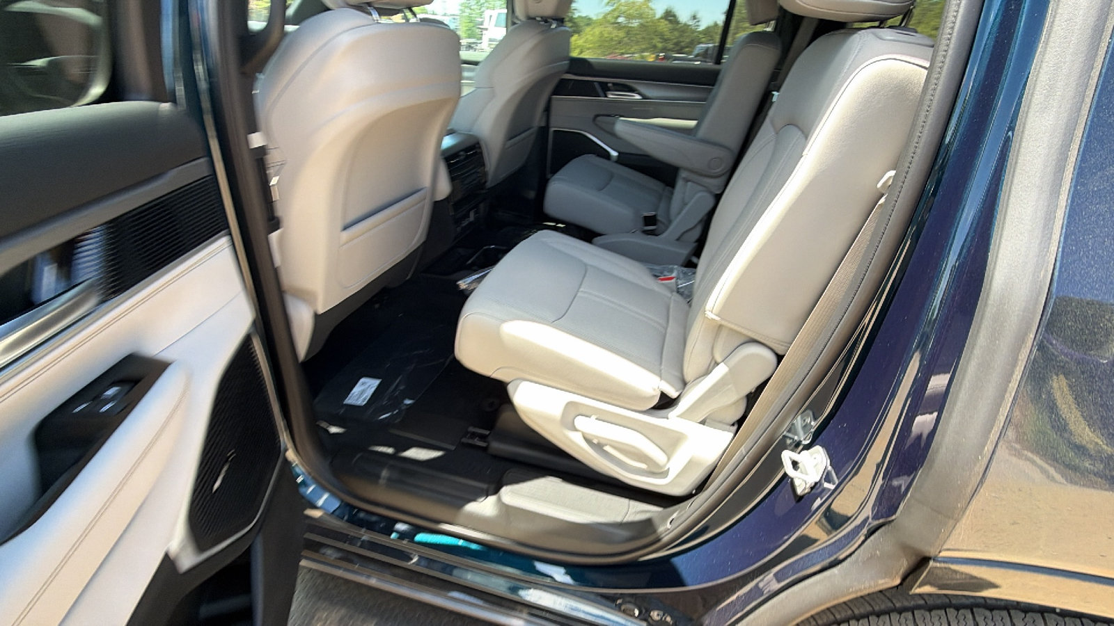 New 2026 Jeep Grand Wagoneer Limited AWD/4WD image 19