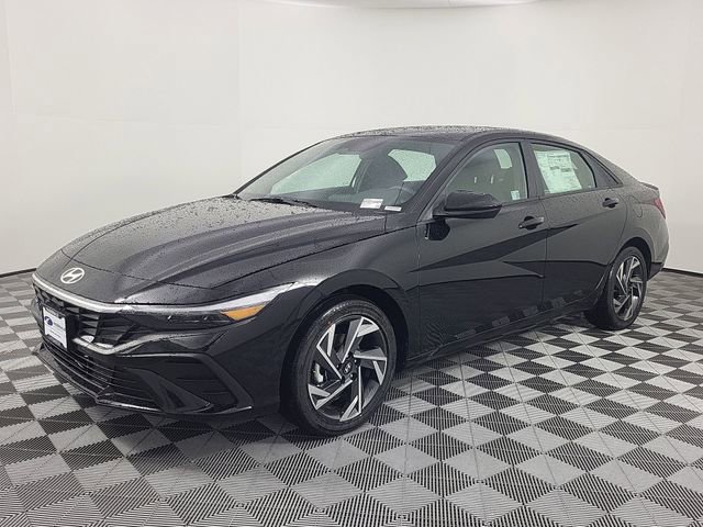 Certified 2025 Hyundai Elantra SEL image 1